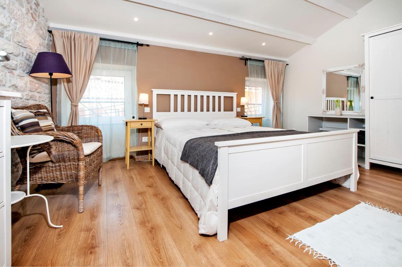 Apartments Carera 42 ロヴィニ エクステリア 写真