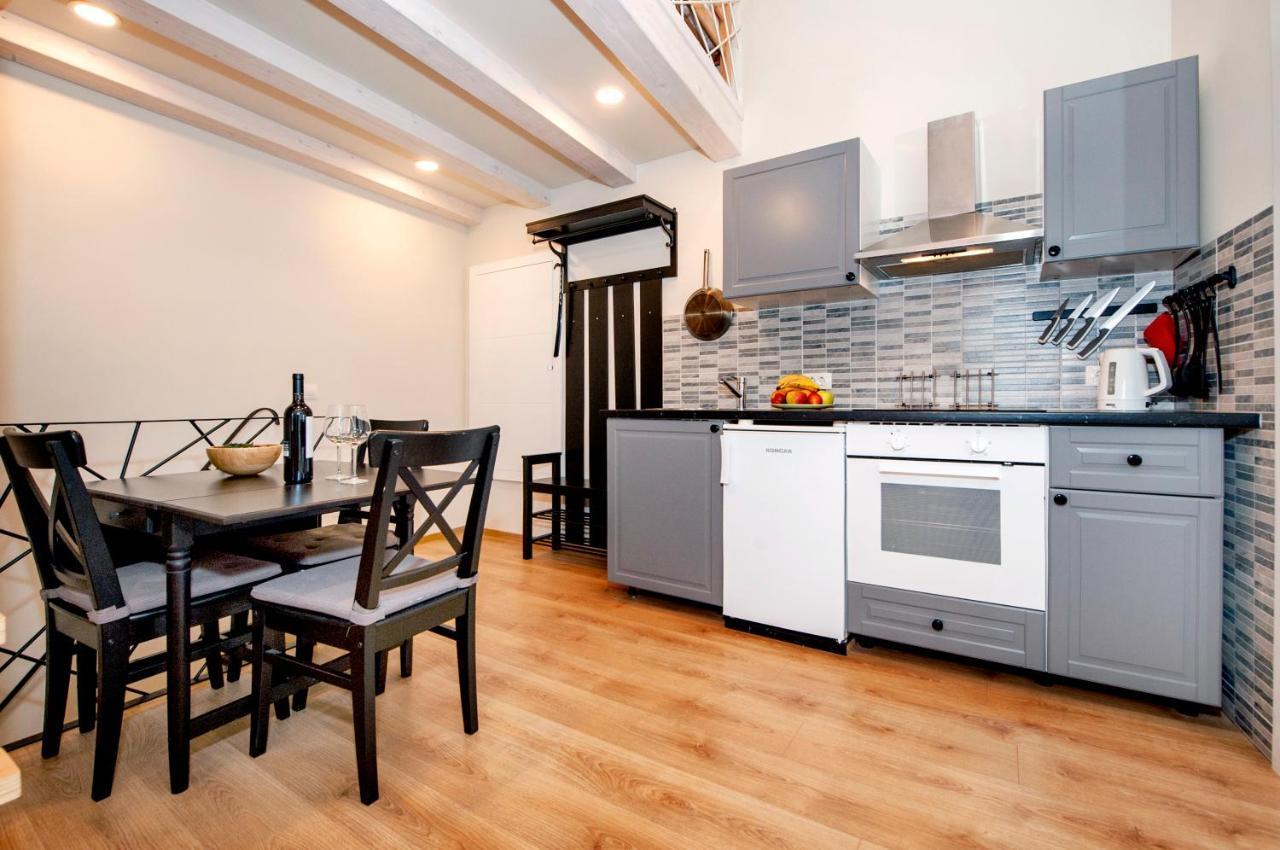 Apartments Carera 42 ロヴィニ エクステリア 写真