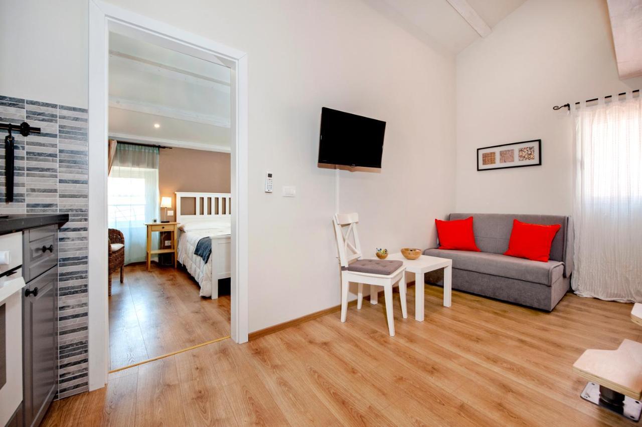 Apartments Carera 42 ロヴィニ エクステリア 写真