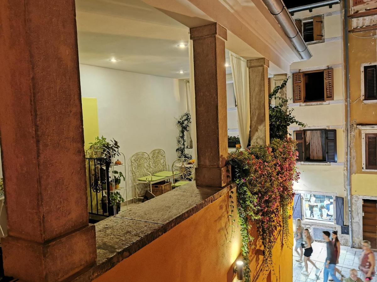 Apartments Carera 42 ロヴィニ エクステリア 写真