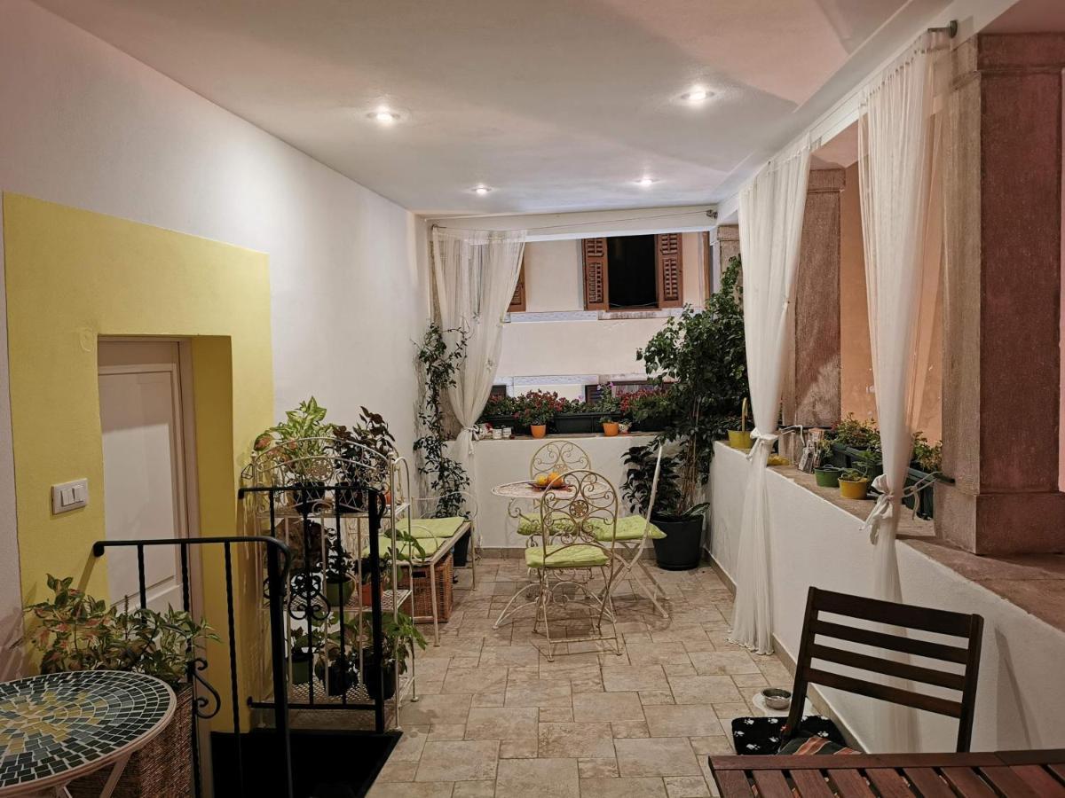Apartments Carera 42 ロヴィニ エクステリア 写真
