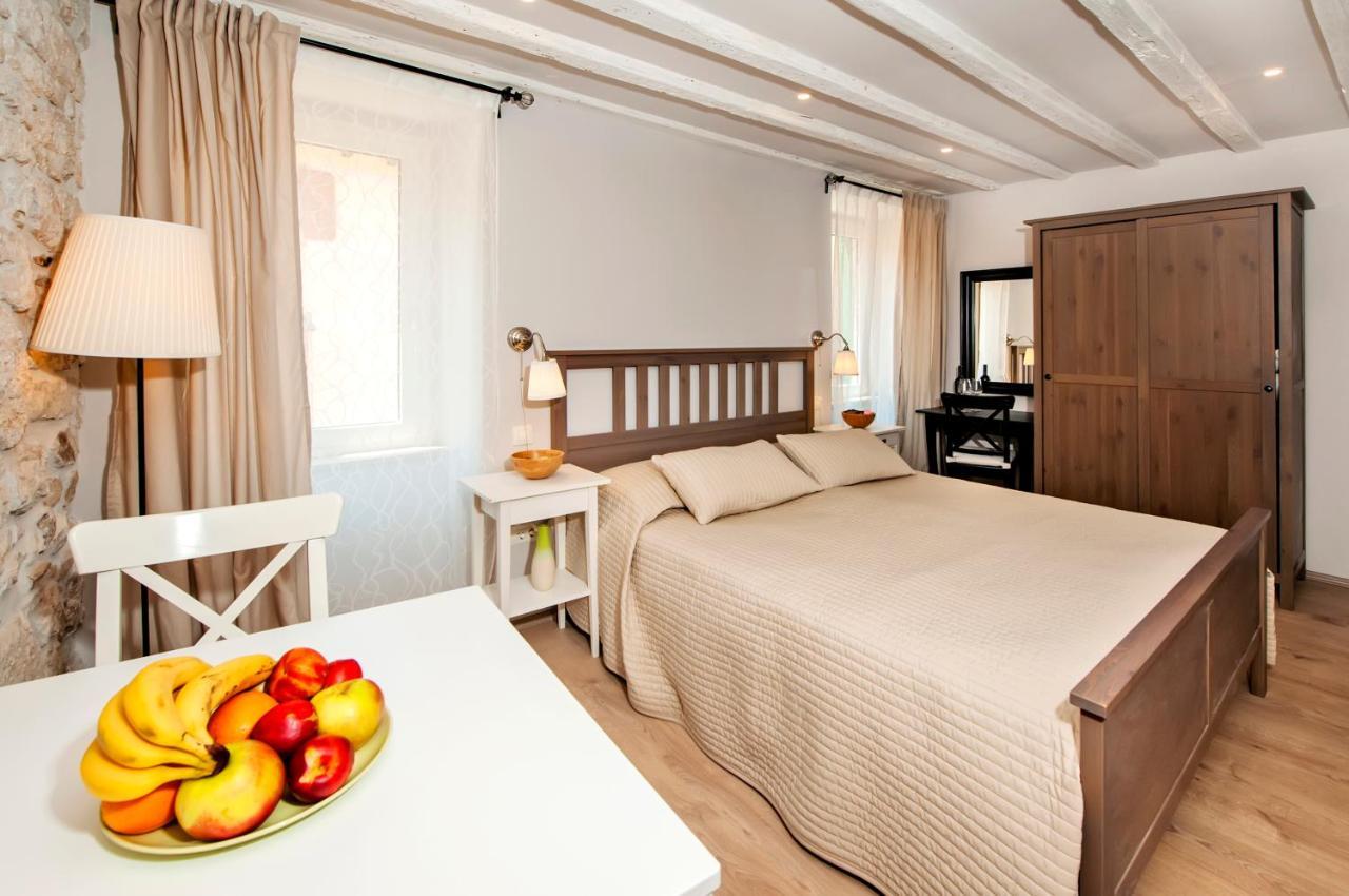Apartments Carera 42 ロヴィニ 部屋 写真
